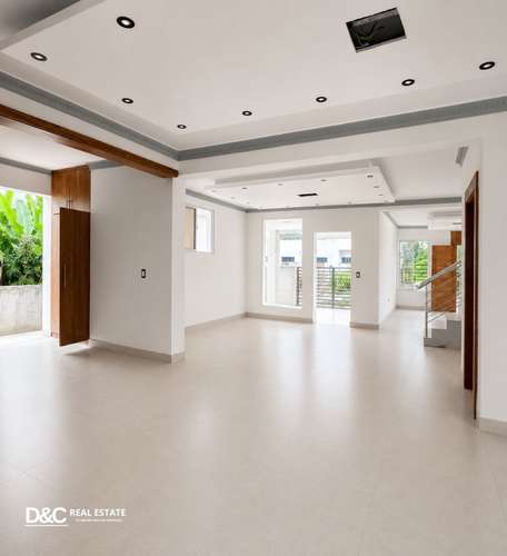  CASA DE OPORTUNIDAD EN PUERTO PLATA  A solo 5 minutos de la playa y muy cerca de Playa Dorada   Residencial cerra