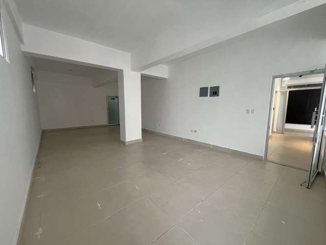 Local Comercial Alquiler NACO de 44m2 – Primer Nivel