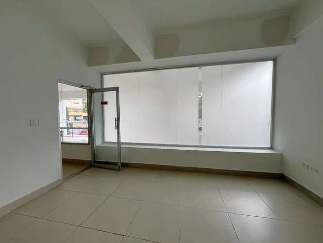 Local Comercial Alquiler NACO de 44m2 – Primer Nivel