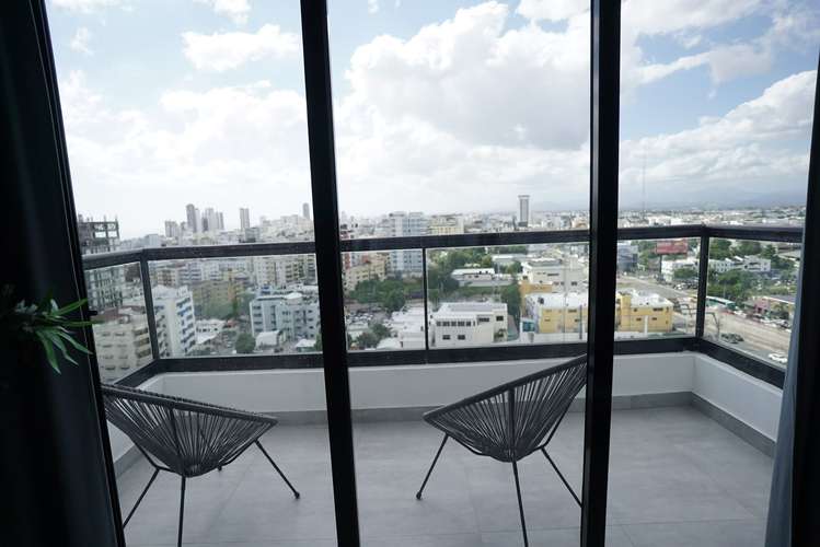 Lujoso Apto Amueblado en  piso 14 en FR-Residences XXI, Bella Vista, Santo domingo