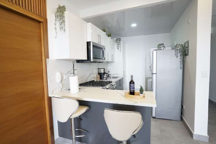 Lujoso Apto Amueblado en  piso 14 en FR-Residences XXI, Bella Vista, Santo domingo