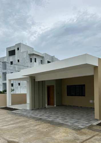 CASA EN VENTA DE OPORTUNIDAD EN PUERTO PLATA TORRE ALTA   215 m2 de terreno  157 m2 de construcción 