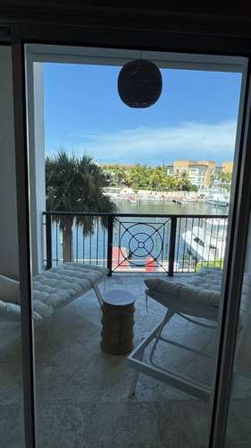 Venta de apartamento amueblado frente a la Marina de Cap Cana