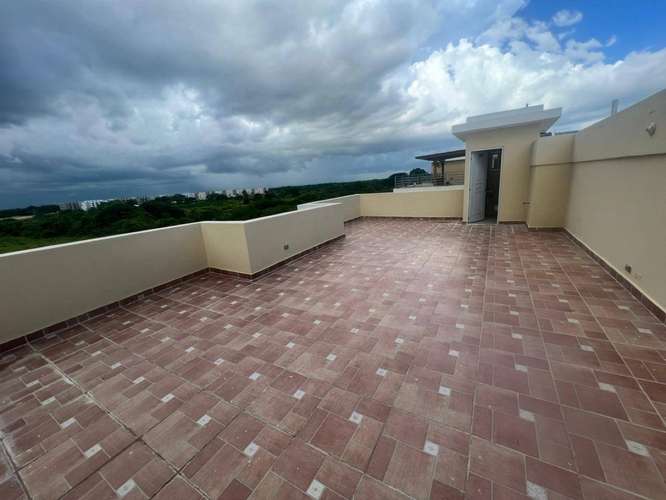 Venta de apartamento con terraza en Colinas del Bosque - Imagen 9