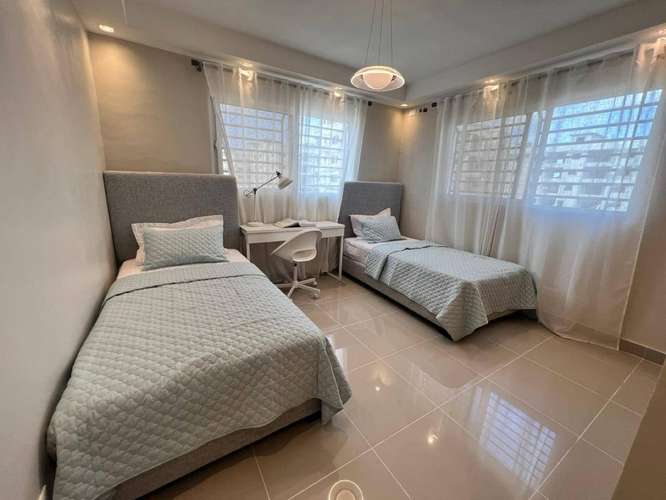 Venta de apartamento con terraza en Colinas del Bosque - Imagen 6