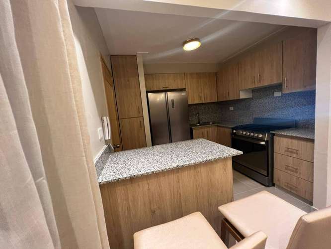 Venta de apartamento con terraza en Colinas del Bosque - Imagen 3