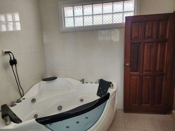 *VILLA CLAUDIA* 301 m2 Construcción, 291 m2 terreno.    4 habitaciones, cuarto principal con balcón, baño y Walkingclose - Imagen 16