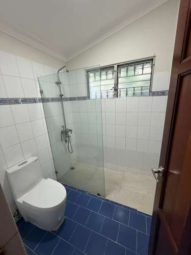 Vendo casa en Villa Claudia próxima a la Av. Republica de Colombia de Dos Niveles  - Imagen 14