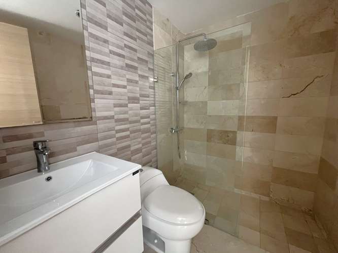 Apartamento en Alquiler en Piantini de TRES Habitaciones con Línea Blanca - Imagen 11