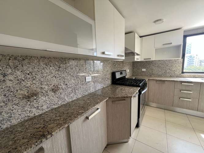 Apartamento en Alquiler en Piantini de TRES Habitaciones con Línea Blanca - Imagen 6