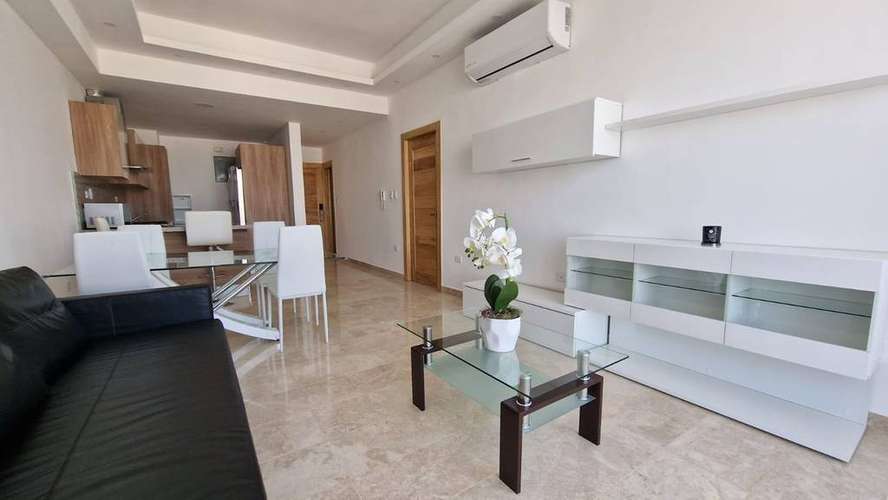 Renta de apartamento amueblado de 1 habitación en Evaristo Morales
