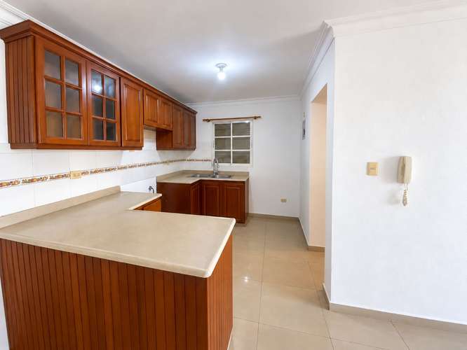 Apartamento en Bella Vista | Cómodo y funcional con 1 parqueo - Imagen 3