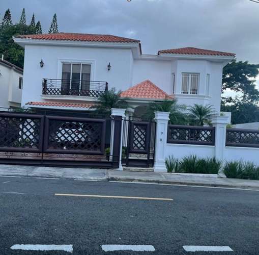 Casa en venta de 5 habitaciones en Cuesta Hermosa III, Arroyo Hondo