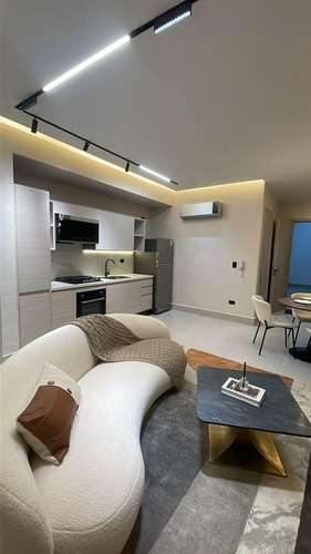Se alquila, Apartamento 1Hab Amueblado Fino en Piso Alto c/Vista, Area SOcial Rooftop, Piscina, Lobby Lujo y Gym  - Imagen 3