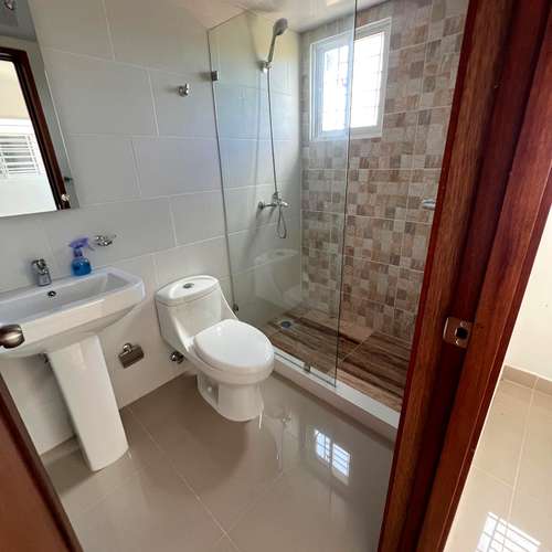 Apartamento en alquiler de 3 habitaciones en Llanos de Gurabo - Imagen 9