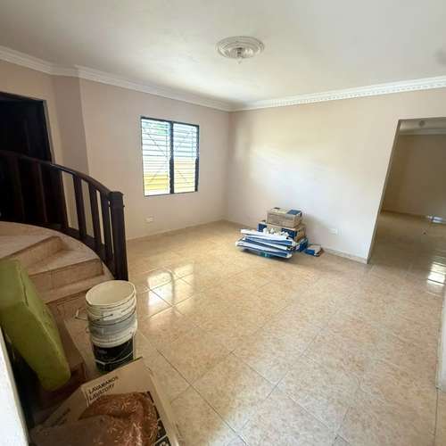 Casa de dos niveles en venta cerca del Supermercado Don Lindo - Imagen 4