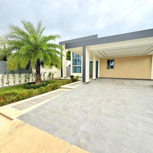 Casa en venta de 3 habitaciones con marquesina para 6 en Gurabo - Imagen 3