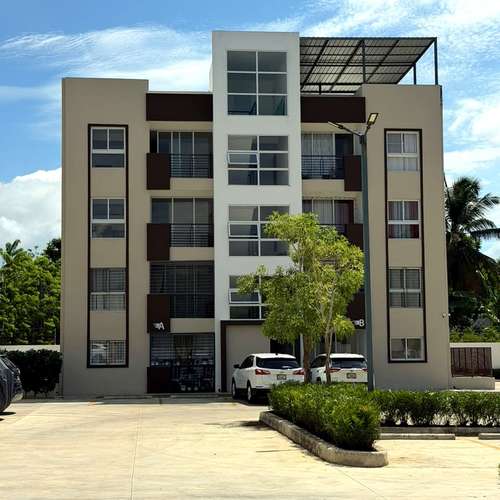 Apartamento en venta con patio de 3 habitaciones en Gurabo, Santiago
