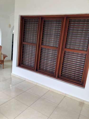 VENTA CASA DE DOS NIVELES EN ZONA EXCLUSIVA DE CERRO ALTO SANTIAGO - Imagen 4