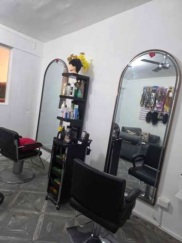  **SALÓN DE BELLEZA Y CENTRO DE UÑAS EQUIPADO EN RENTA | SANTIAGO** - Imagen 11