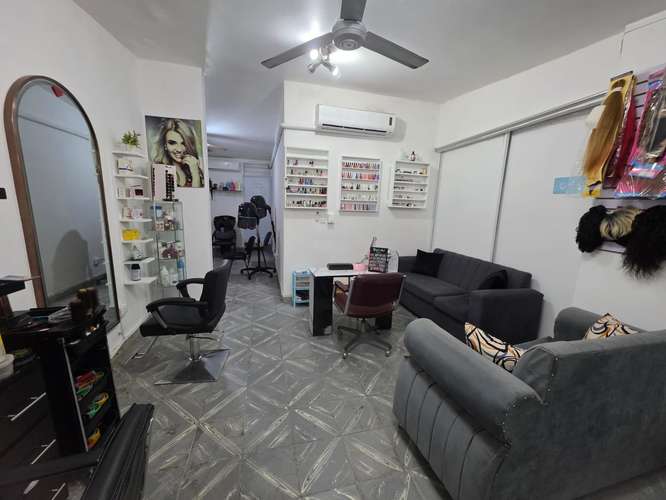  **SALÓN DE BELLEZA Y CENTRO DE UÑAS EQUIPADO EN RENTA | SANTIAGO** - Imagen 5