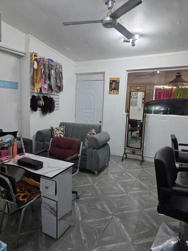  **SALÓN DE BELLEZA Y CENTRO DE UÑAS EQUIPADO EN RENTA | SANTIAGO** - Imagen 6