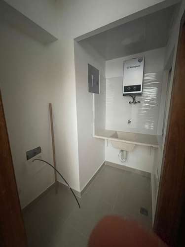 *SE VENDE* Apartamento en *LOS CACICAZGOS*, de 2 Habitaciones + Oficina, caracteristicas:  TOTAL: 148 m², destinados a;  - Imagen 4