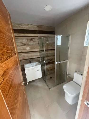*SE VENDE* Apartamento en *LOS CACICAZGOS*, de 2 Habitaciones + Oficina, caracteristicas:  TOTAL: 148 m², destinados a; 