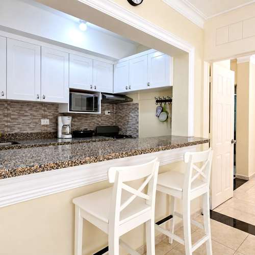Apartamento amueblado en venta en Cabarete Centro, Puerto Plata - Imagen 4