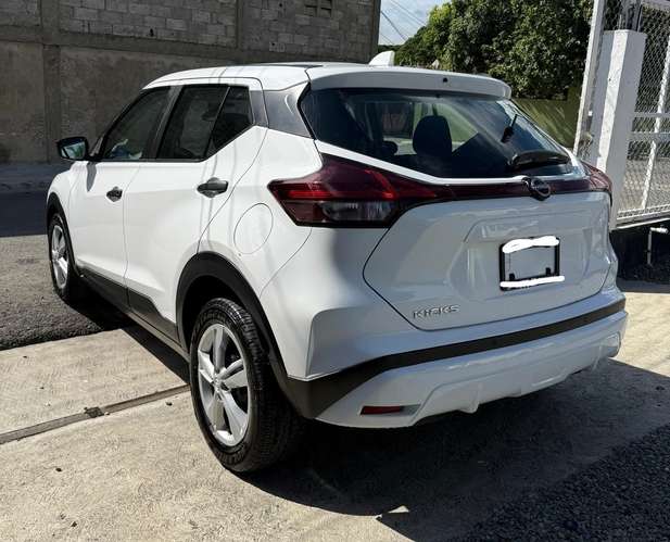 Nissan Kicks S 2023  Recién Importada Clean Carfax Sistema ECO Push Bottom Llave Inteligente Motor 1.6L 4 Cilindros Tran
