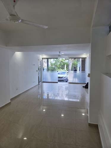 Local Comercial en alquiler- Excelente Oportunidad Gazcue  - Imagen 2