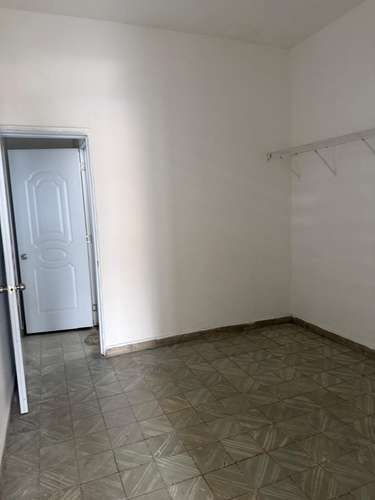 Apartamento 3er. Nivel en Zona Colonial de tres habitaciones - Imagen 3
