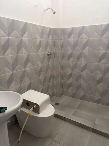 Apartamento 3er. Nivel en Zona Colonial de tres habitaciones - Imagen 5
