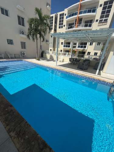 Apartamento con Piscina en Alquiler Cerca de la Playa Caleta