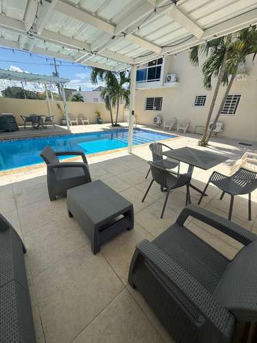 Apartamento con Piscina en Alquiler Cerca de la Playa Caleta - Imagen 14