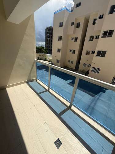 Apartamento con Piscina en Alquiler Cerca de la Playa Caleta - Imagen 8