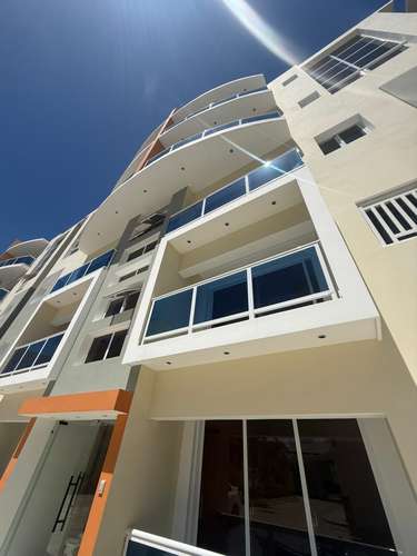 Apartamento con Piscina en Alquiler Cerca de la Playa Caleta - Imagen 3