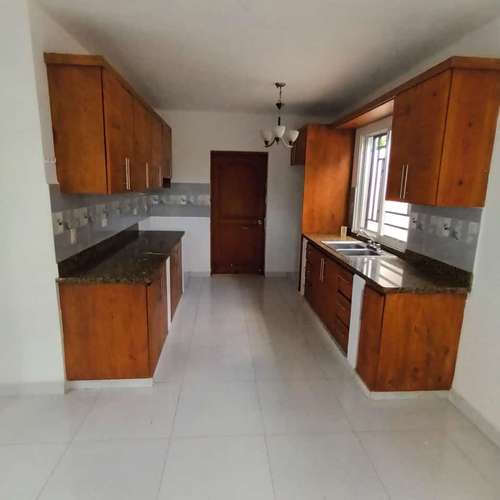 Casa En Venta con Piscina  En Romana Del Oeste La Romana  - Imagen 2
