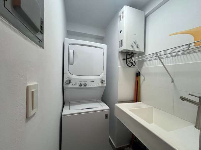 Apartamento VENTA en Naco de UNA Habitación con Línea Blanca - Imagen 8