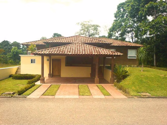 Casa en Venta o Renta Amatique Bay