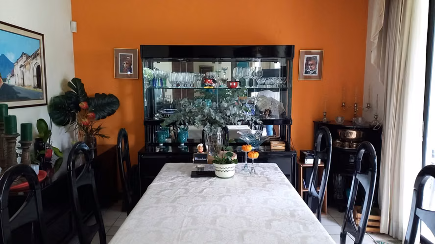 Se vende casa en Kendall, Carretera al Salvador, Fraijanes.