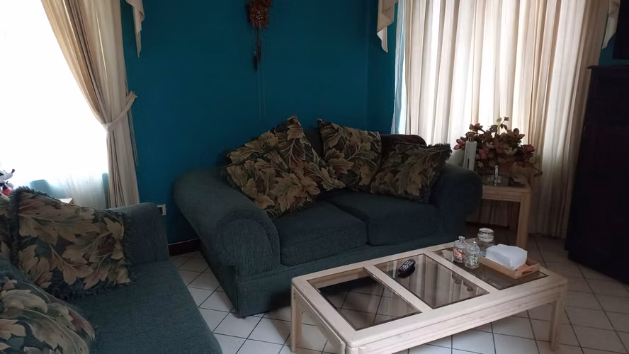 Se vende casa en Kendall, Carretera al Salvador, Fraijanes.