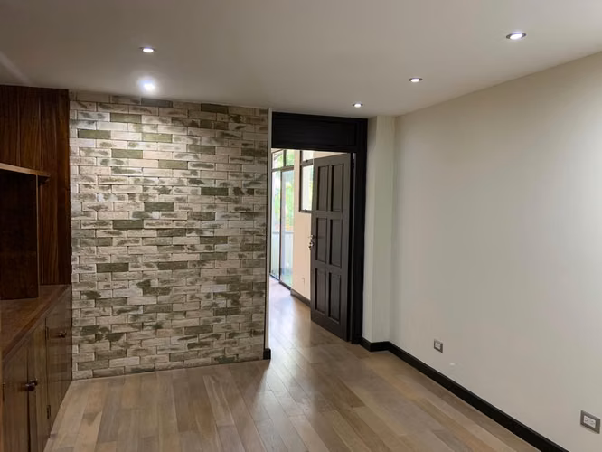 Venta terreno con 2 casas en zona 15, excelente ubicación e inversión. - Imagen 20