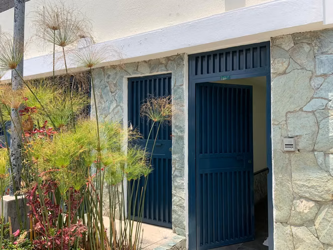 Venta terreno con 2 casas en zona 15, excelente ubicación e inversión. - Imagen 12