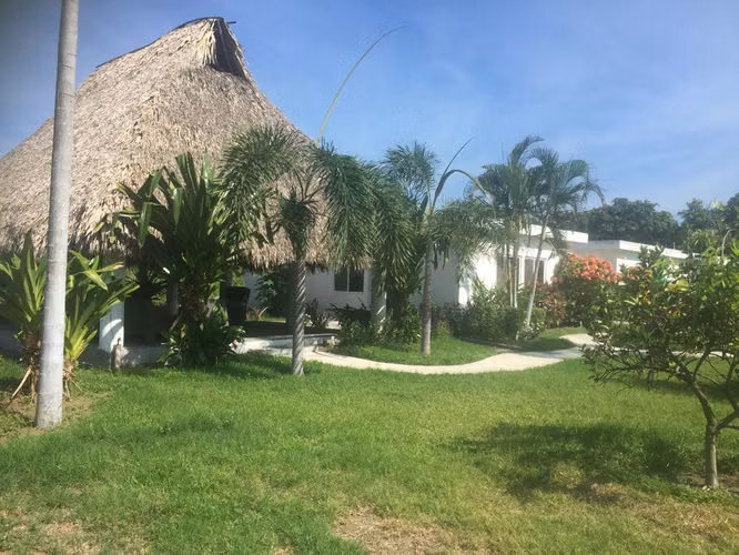 Casa en venta en Monterrico, frente a la playa. - Imagen 9