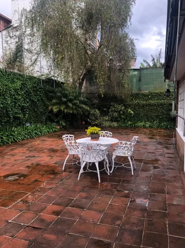 Terreno con casa en VISTA HERMOSA 1, ideal desarrollo.