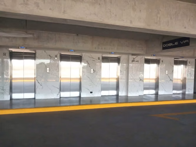 Edificio en Alquiler en zona 10 - Por estrenar !!