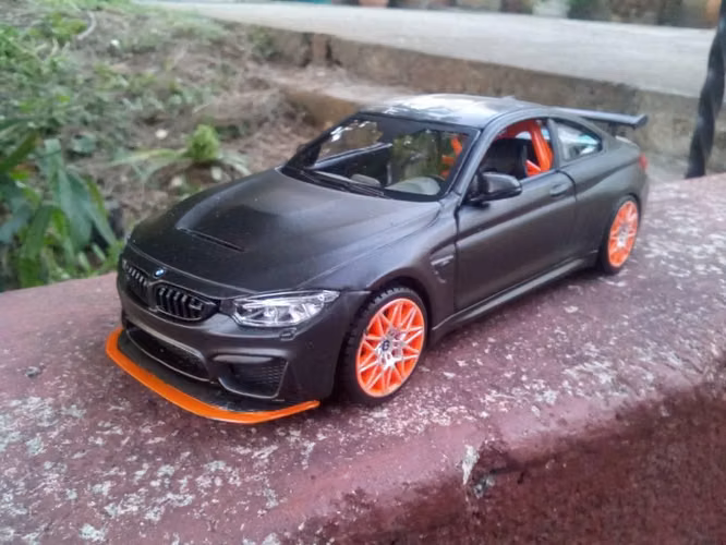Bmw Escala 1/24 Nuevo Metal