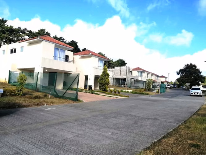 Terreno en Venta en Condominio Carretera al Salvador