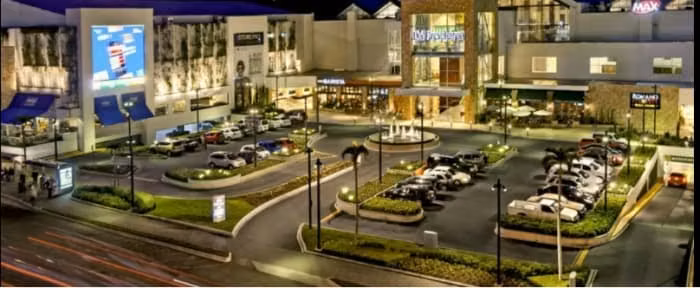 Local en renta en Centro comercial Pradera en zona 10